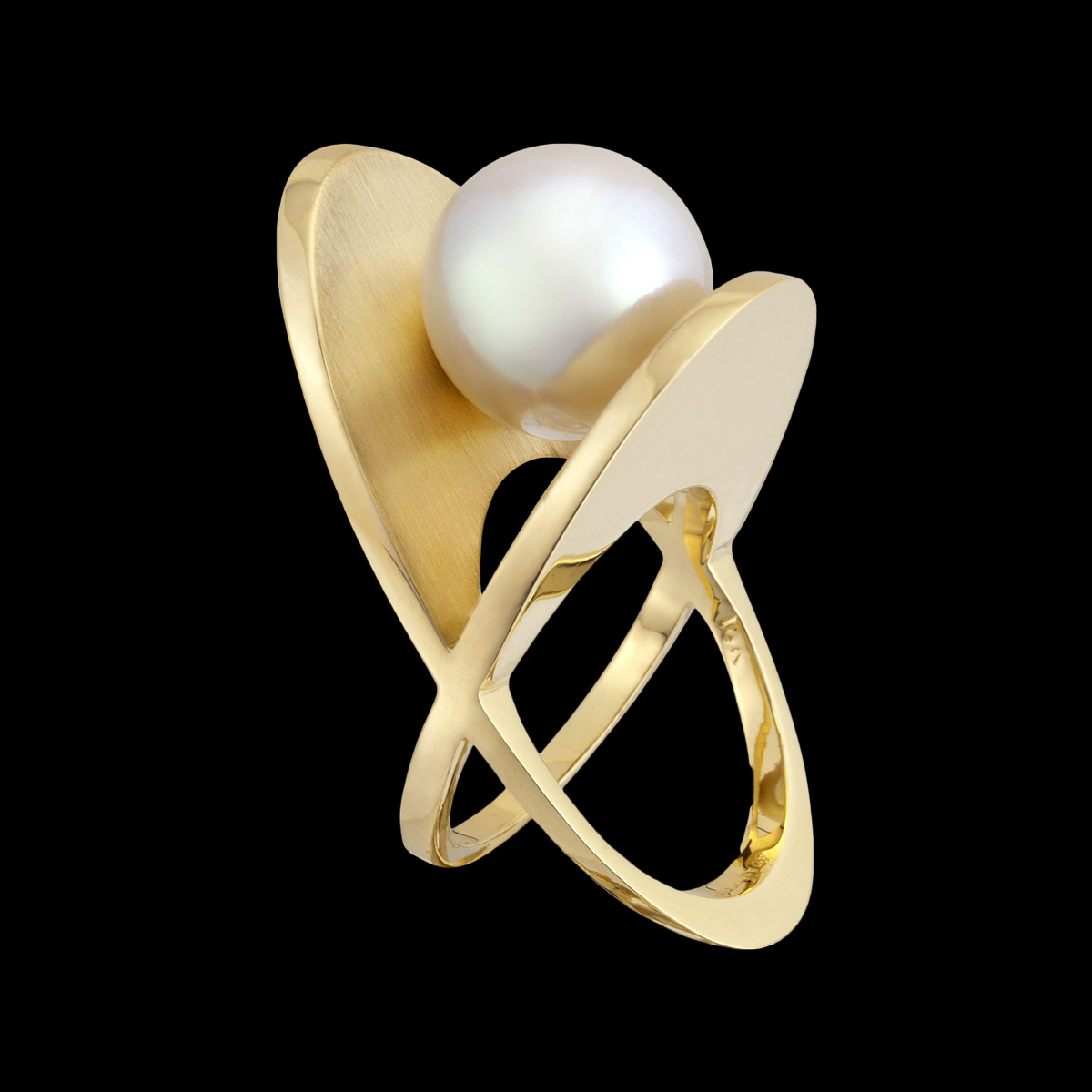 XOX Pearl Ring with South Sea Pearl