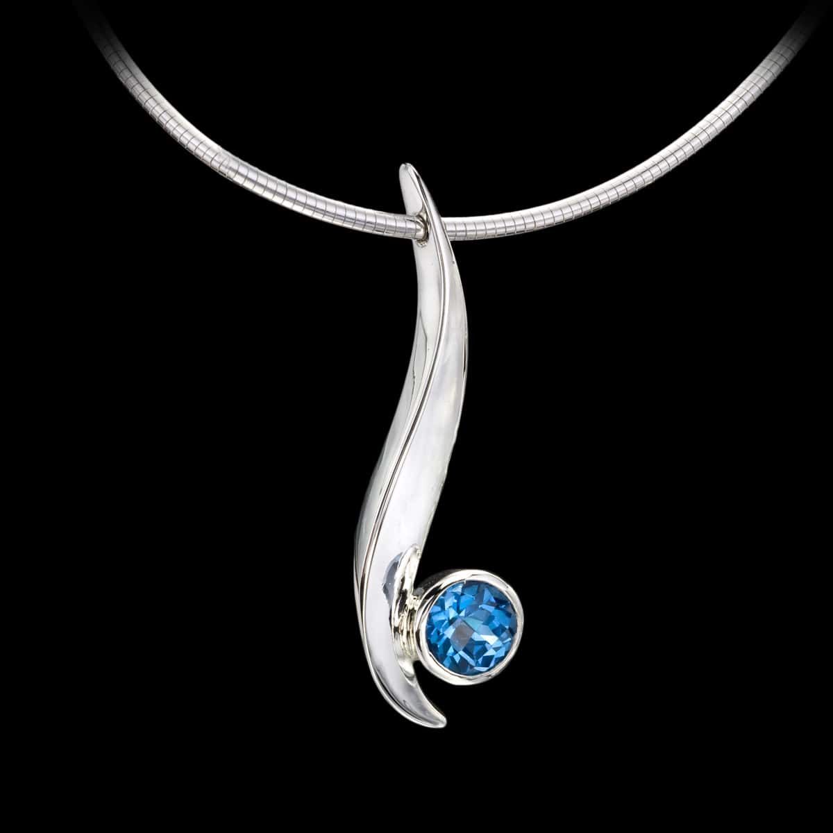 dolce blue topaz pendant