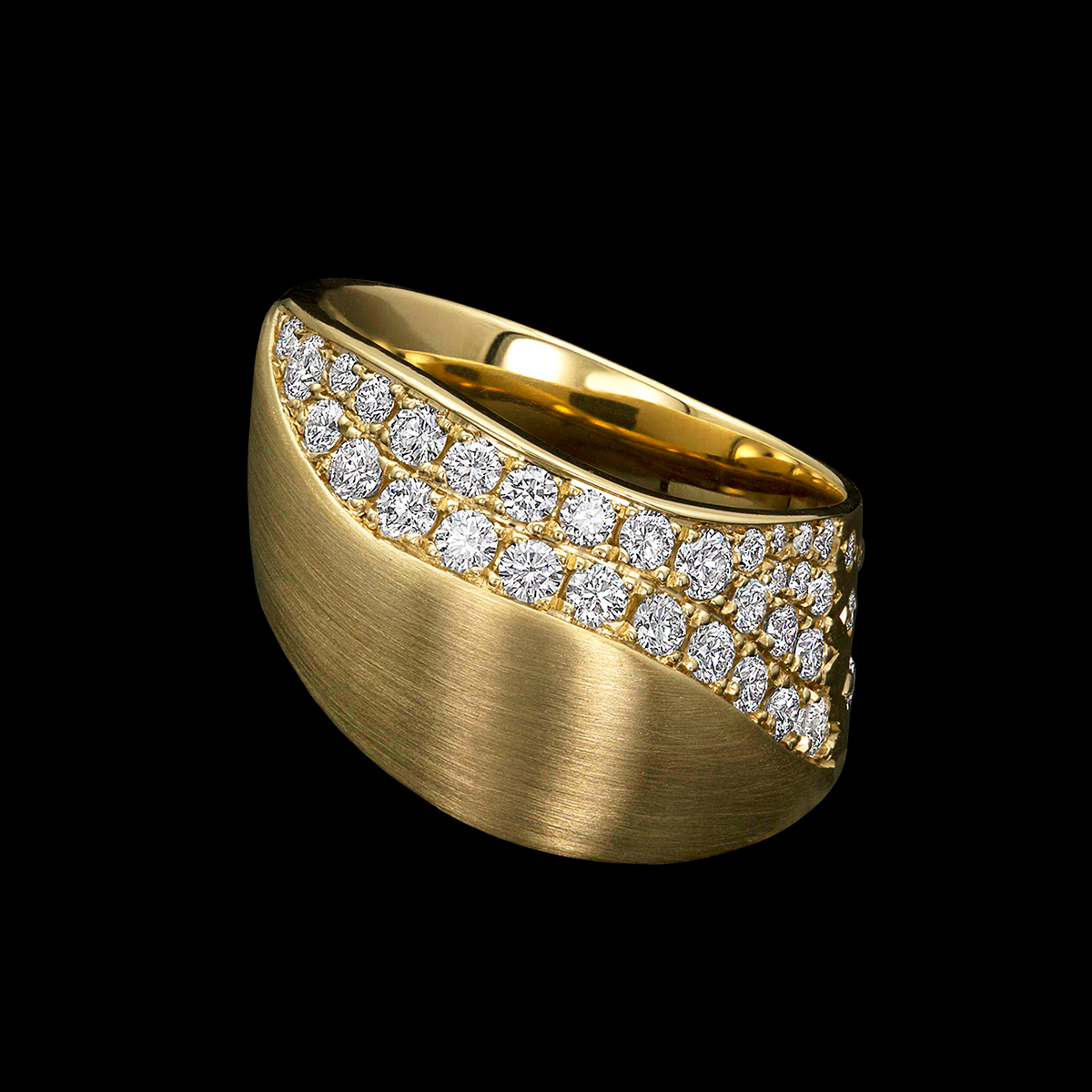 Dune Diamond Ring in Yellow Gold